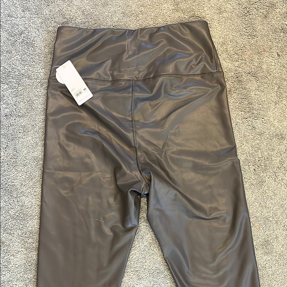 Yogalicious Lady Love Ankle Tight Faux Leather NWT Gray Super High Rise Leggings - Picture 9 of 16